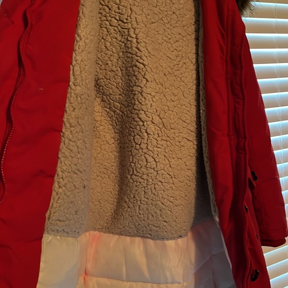 Water Resistant Long Sleeve Longer Length Parka wFaux Fur Trim Hood - Picture 3 of 6